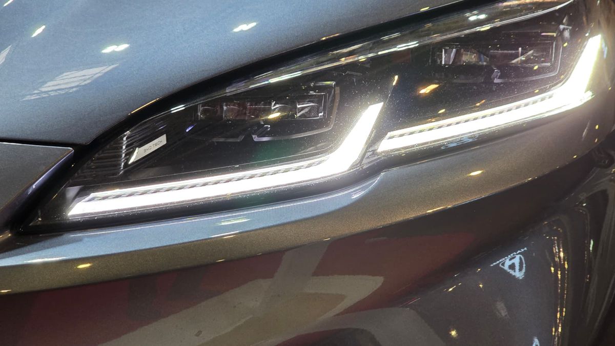 BYD a prezentat la Salonul Auto București modelele din noua generație » Ce este inovatorul sistem hibrid DM-i și cât costă