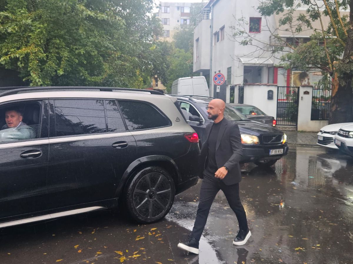 S-a terminat ședința convocată de Kyros Vassaras cu echipele din Superliga: „Discuții încinse” » Singurul antrenor prezent