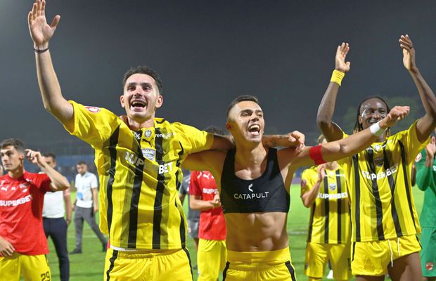 România n-a mai avut doi dinamoviști în echipă de când Cîrjan avea 13 ani