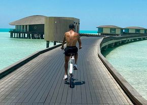 Direct în istorie » Iată primul fotbalist miliardar!