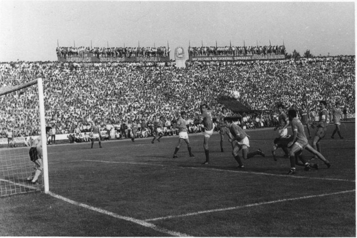 RETRO GSP. 33 de ani de la Timișoara - Dinamo 2-1, meciul care a prefigurat Revoluția. „Lucescu n-a știut și nici n-a învățat să piardă!”