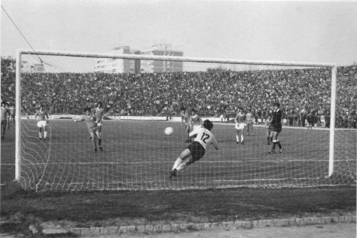 RETRO GSP. 33 de ani de la Timișoara - Dinamo 2-1, meciul care a prefigurat Revoluția. „Lucescu n-a știut și nici n-a învățat să piardă!”