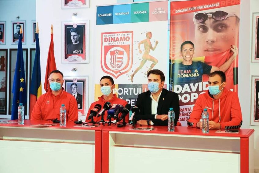 Adrian Rădulescu, David Popovici, Ionuț Popa și Dragoș Luscan la prezentarea înotătorului la Dinamo