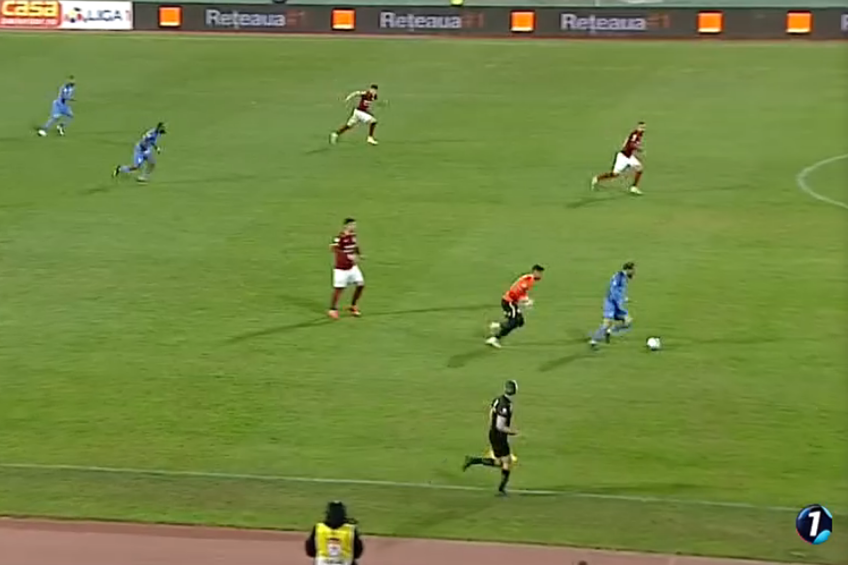 Gafă uriașă în apărarea Rapidului la golul doi reușit de Academica Clinceni