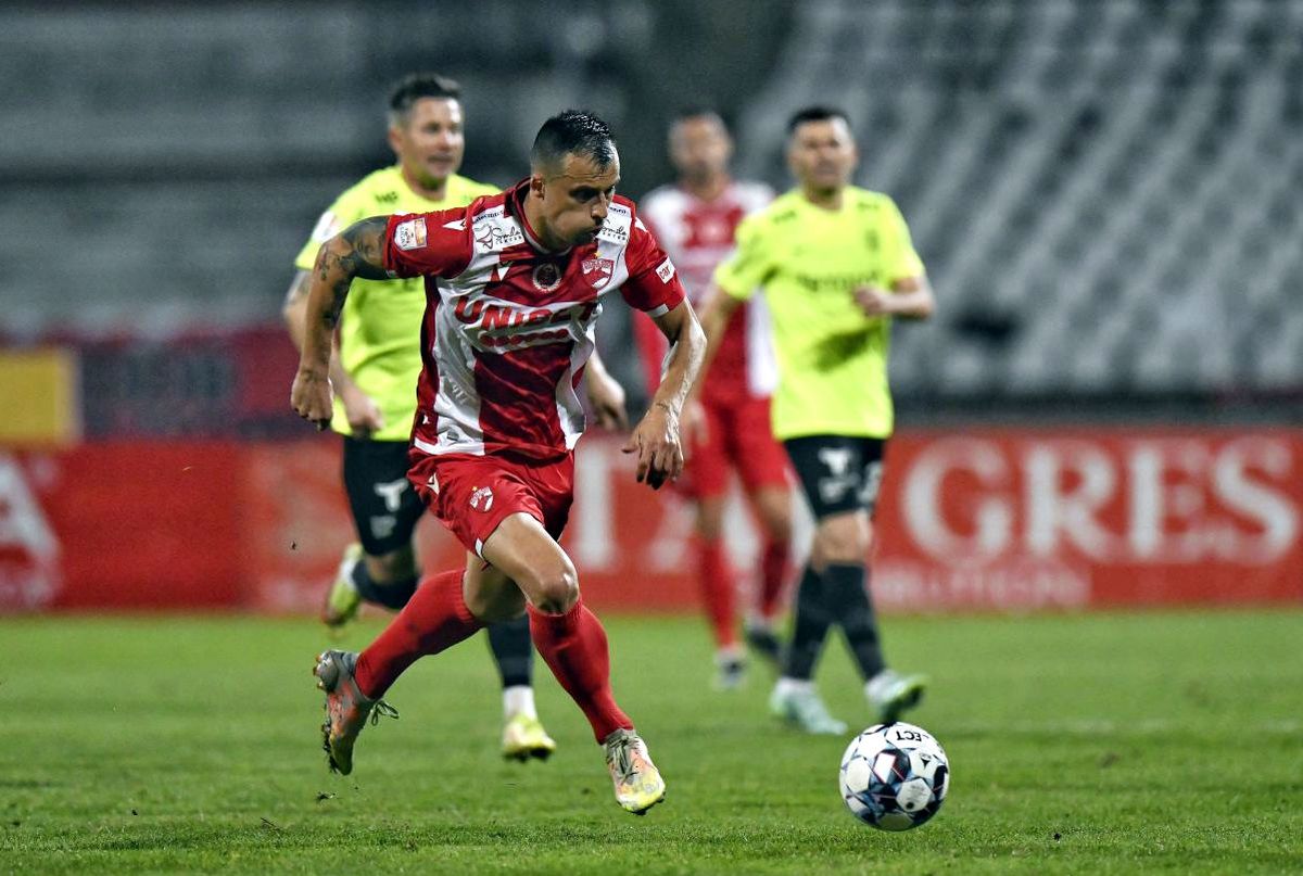 Jucătorii lui Dinamo, prestație de coșmar cu CFR Cluj! Sorescu și încă un dinamovist au fost cei mai slabi