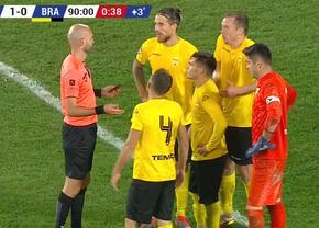 Portar eliminat pentru henț în Liga 2 » Un jucător de câmp a preluat mănușile