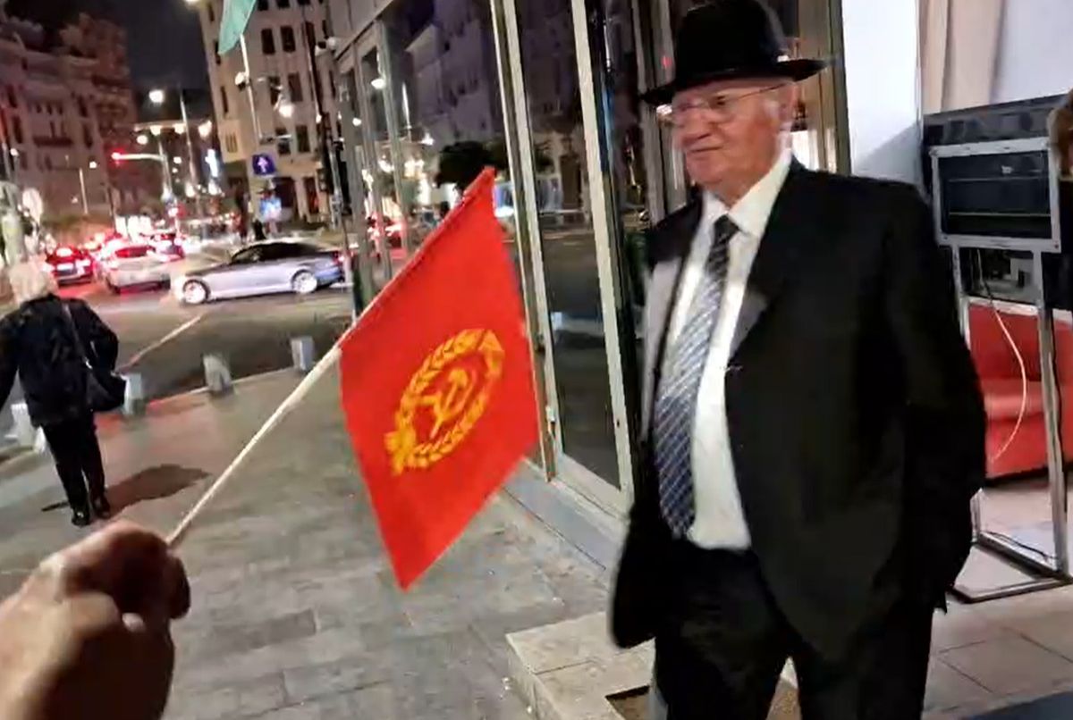 Dumitru Dragomir, conflict violent pe stradă cu protestatarul „Ceaușescu”: „Au dat în mine, nu mai văd cu un ochi!” vs. „M-au înțepat cu șurubelnția, au pus câinele să mă muște”