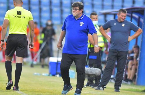 Cristian Pustai (55 de ani) l-a înlocuit pe Florentin Petre (46 de ani) în funcția de antrenor al grupării Ceahlăul Piatra Neamț. Obiectivul este promovarea imediată în Liga 2.