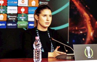 De ce s-a „luat” Dan Petrescu de ofițerul de presă al clubului: „Am certat-o puțin pe Oana”