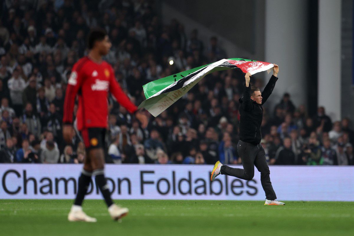 Cine e Roony Bardghji, omul care a răpus-o pe United: e golgeterul echipei la doar 17 ani!