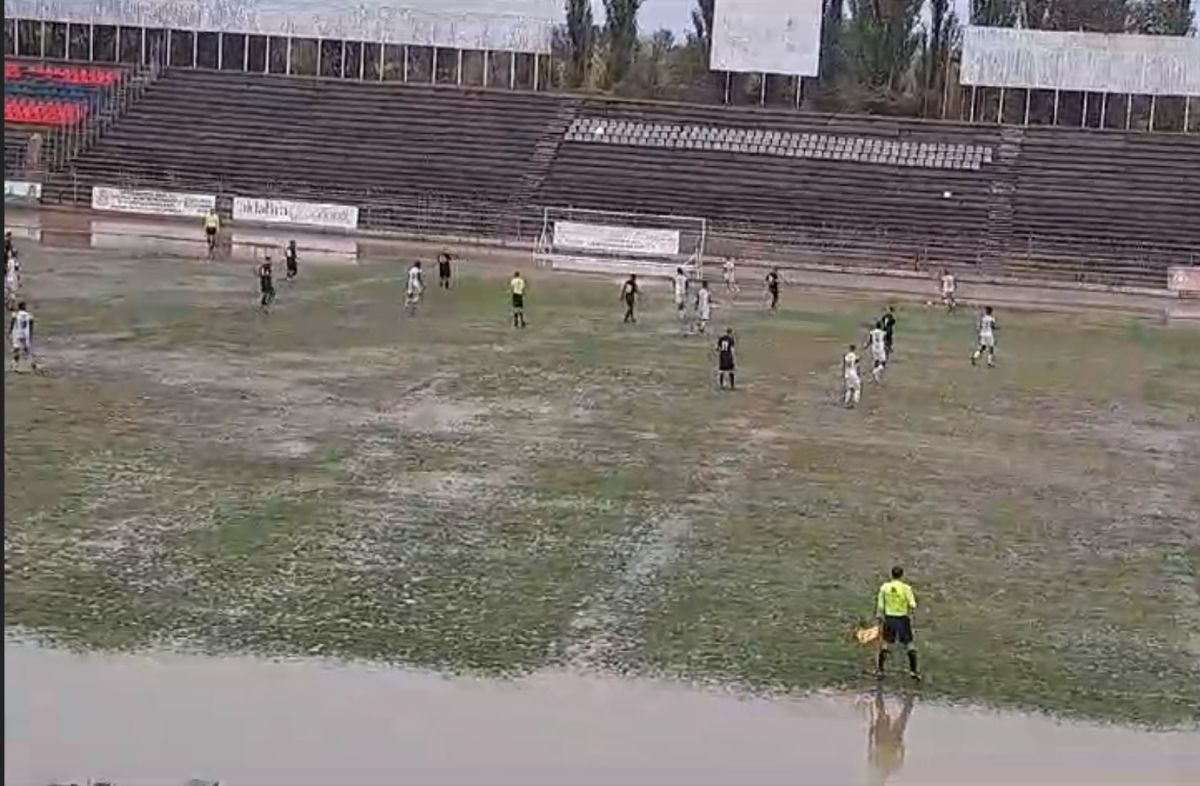 Petiție pentru modernizarea stadionului-ruină din România » Clubul nu mai suportă situația și cere ajutor