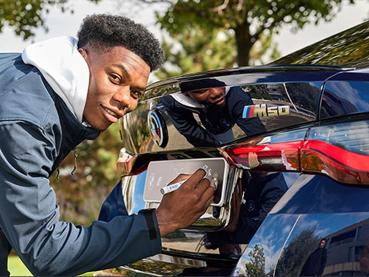 BMW vinde mașinile folosite de jucătorii lui Real Madrid » Cât costă bolizii cu care au mers Vinicius, Modric și Kroos