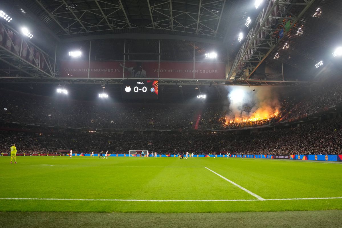 Incidente grave la Amsterdam, în Europa League: „Atacuri antisemite” » Imagini tulburătoare: mulți răniți și zeci de arestări