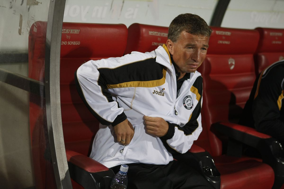 Dan Petrescu la ultima înfrângere cu „câinii”, în septembrie 2009, în Ștefan cel Mare