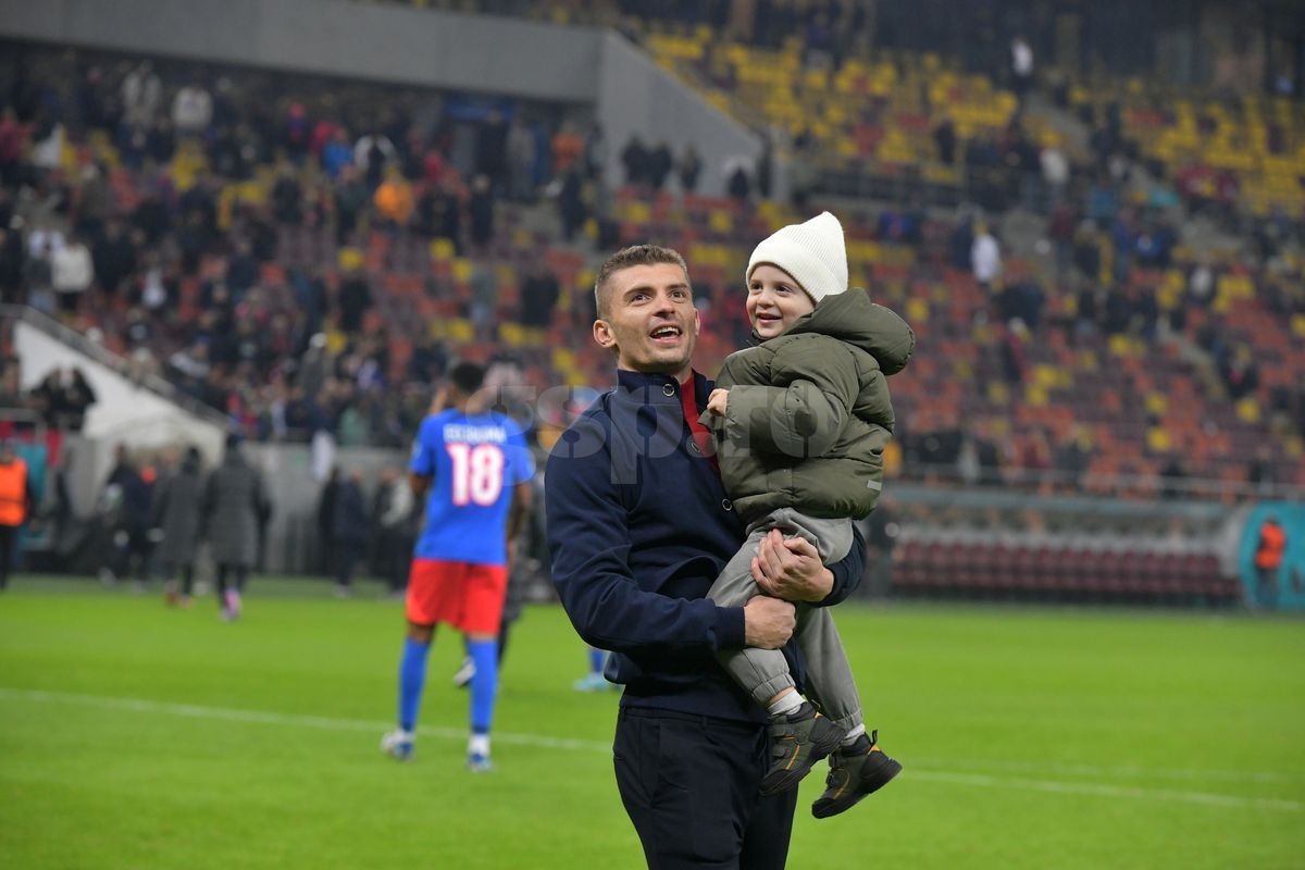 Florin Tănase, pase pe gazon cu micuțul Zian » Șeptarul și-a luat „comoara” pe gazon, imediat după victoria cu Midtjylland