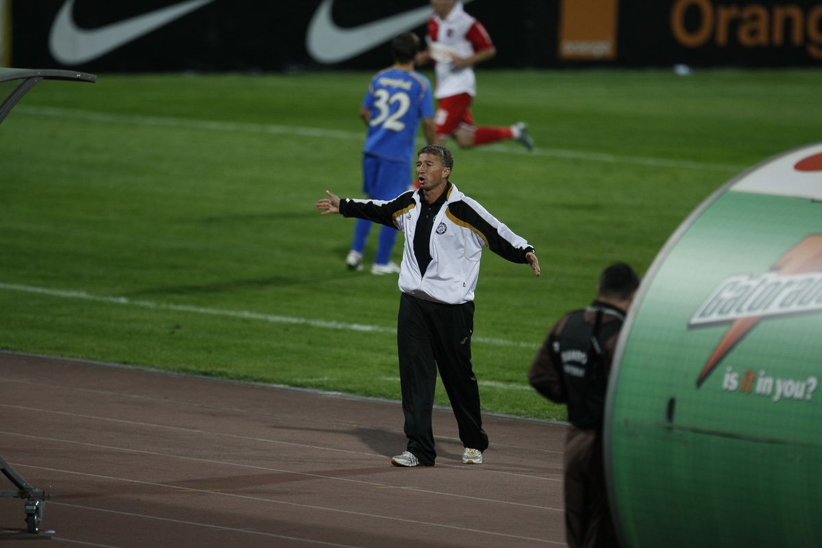 Dan Petrescu la ultima înfrângere cu „câinii”, în septembrie 2009, în Ștefan cel Mare