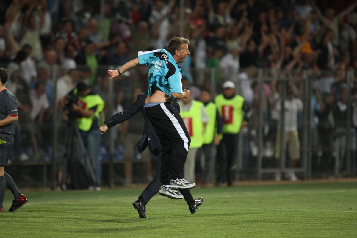 Dan Petrescu de colecție: imagini memorabile de la meciul de titlu din 2009, Urziceni - Dinamo