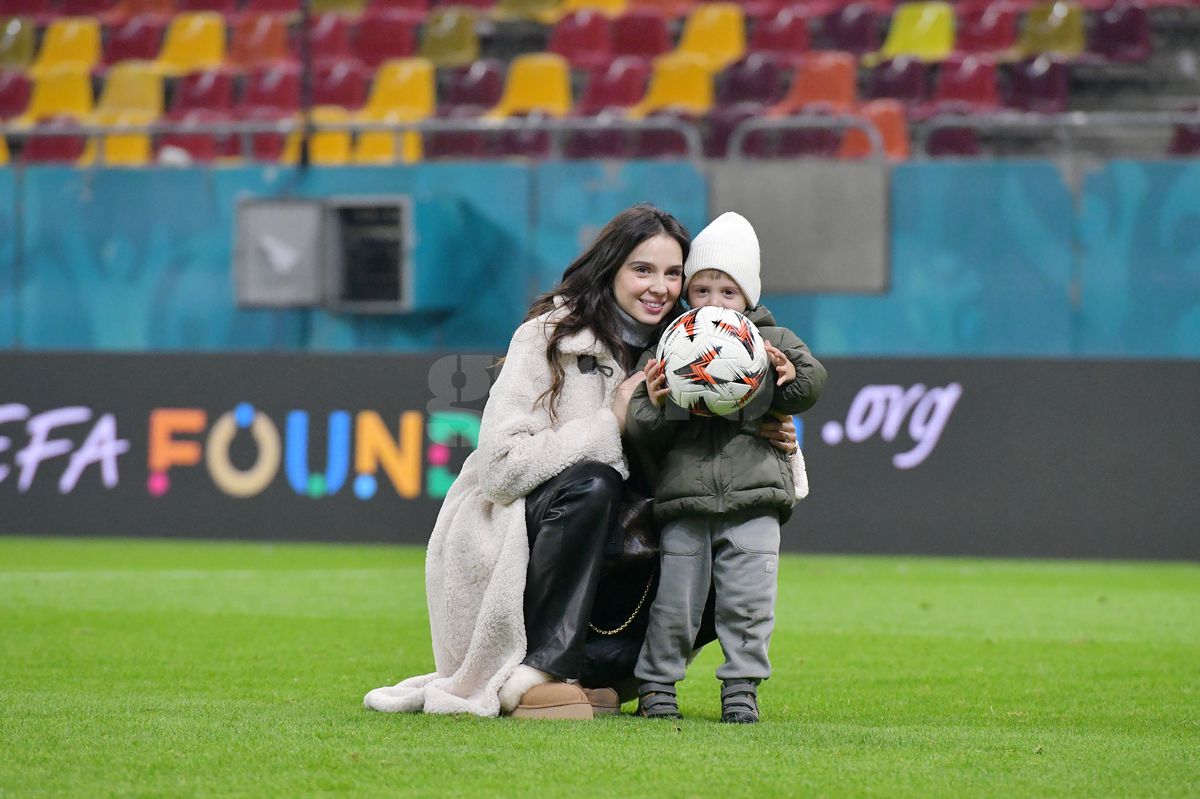 Florin Tănase, pase pe gazon cu micuțul Zian » Șeptarul și-a luat „comoara” pe gazon, imediat după victoria cu Midtjylland