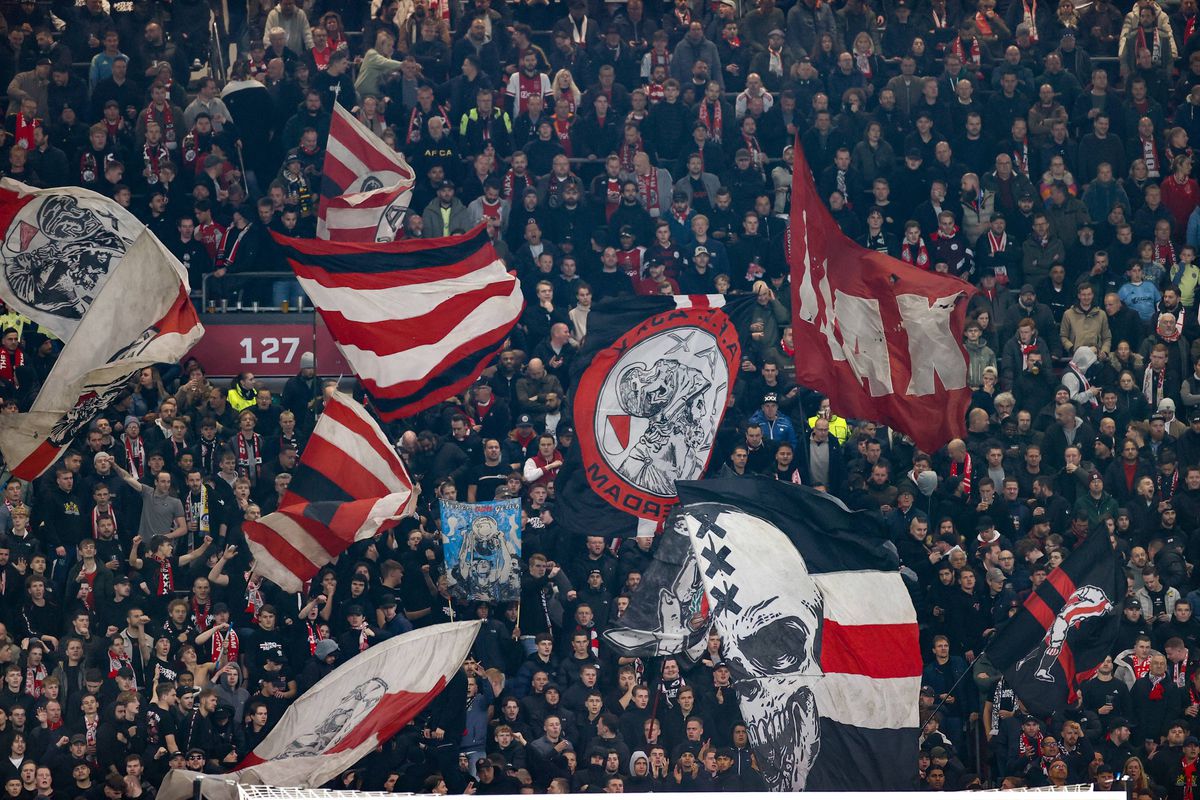 Incidente grave la Amsterdam, în Europa League: „Atacuri antisemite” » Imagini tulburătoare: mulți răniți și zeci de arestări