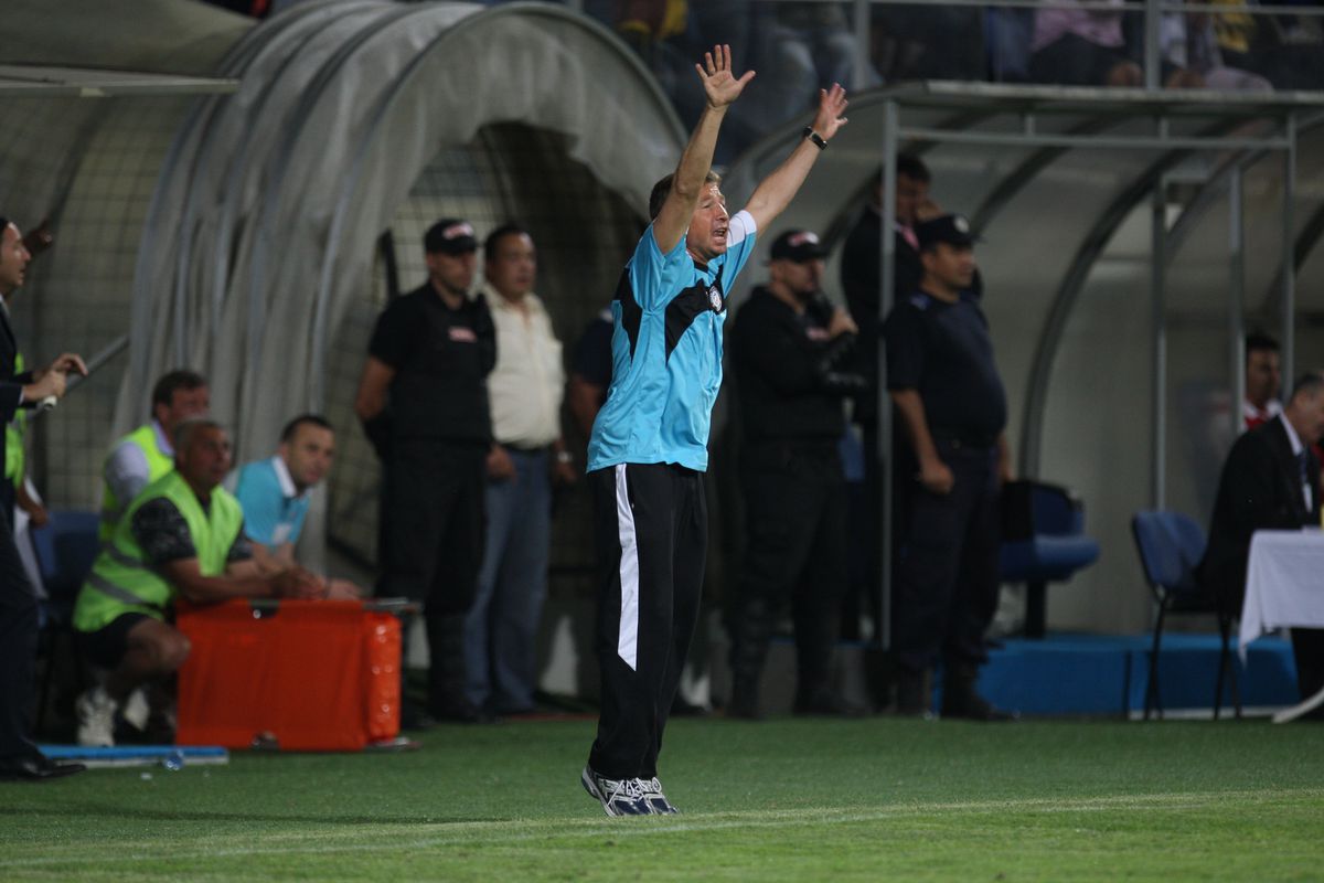 Dan Petrescu de colecție: imagini memorabile de la meciul de titlu din 2009, Urziceni - Dinamo