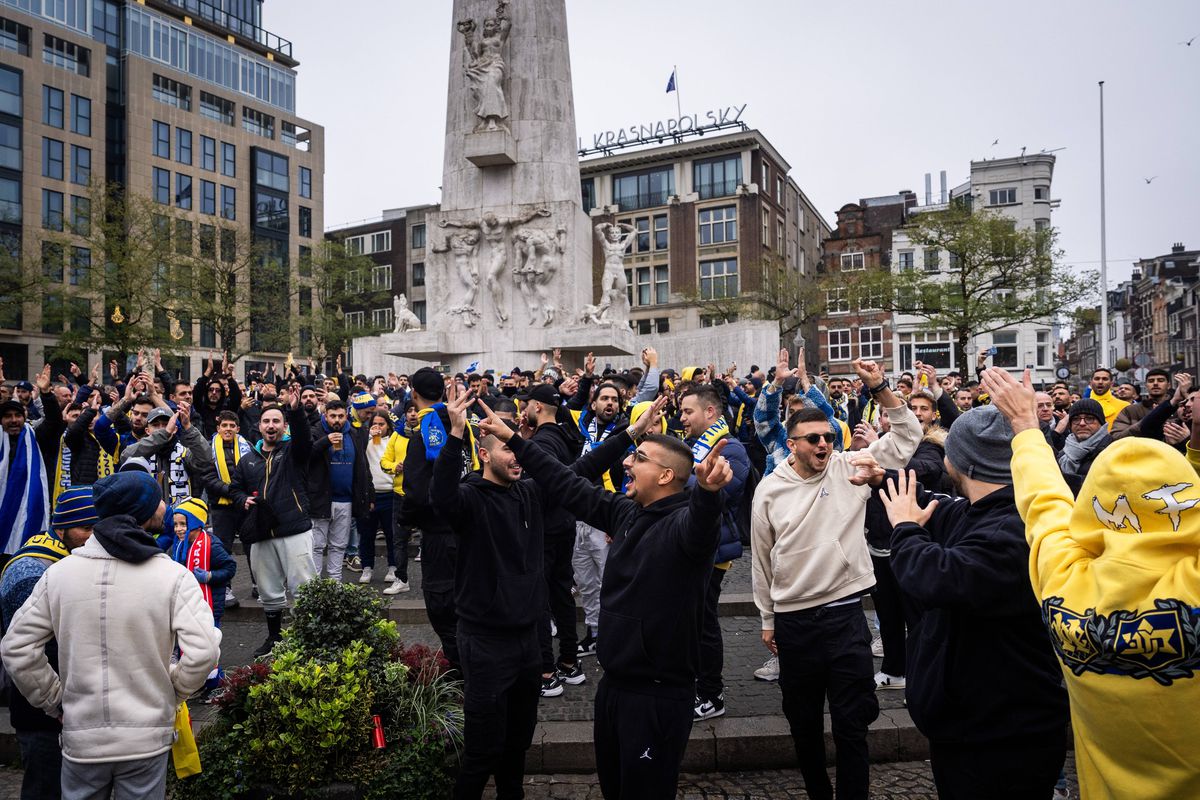 Incidente grave la Amsterdam, în Europa League: „Atacuri antisemite” » Imagini tulburătoare: mulți răniți și zeci de arestări