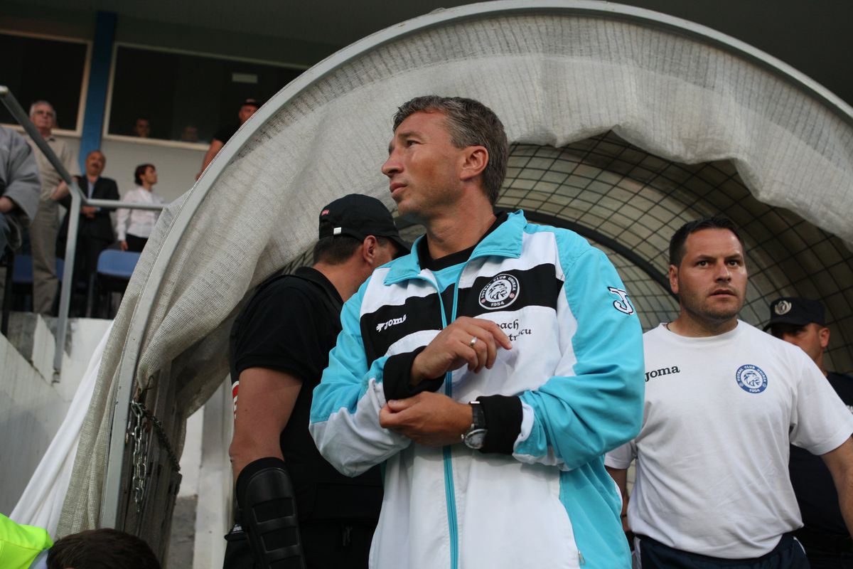 Dan Petrescu de colecție: imagini memorabile de la meciul de titlu din 2009, Urziceni - Dinamo