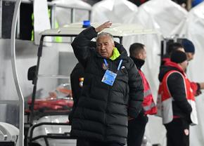 Dan Petrescu a dezvăluit cum a trăit cea mai încinsă fază a meciului: „Mă gândeam «Doamne ferește să îl anuleze!»” + „Vreau să fac echipa și mi se spune că pe ăla îl doare aia, pe ăla aia”