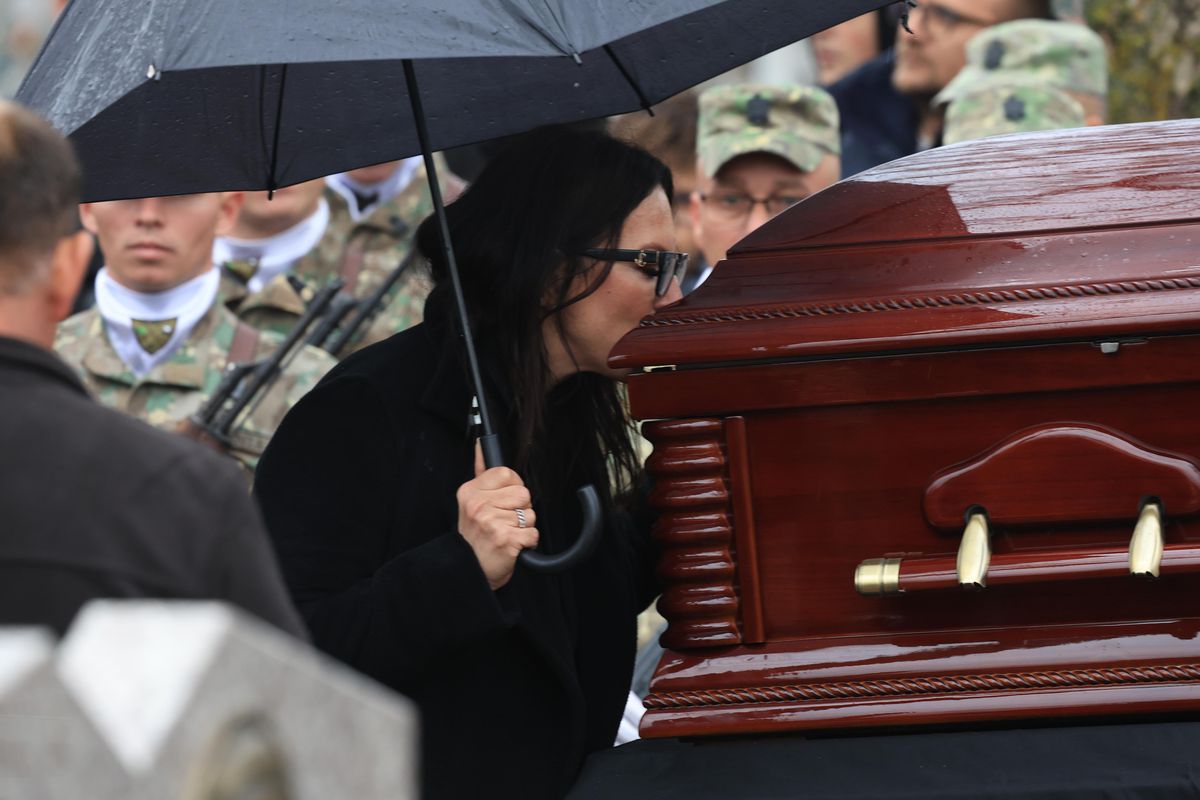 Moment emoționant în cimitir » Discursul nepotului lui Nea Imi a impresionat întreaga asistență: a citit editorialul lui Drejan din GSP