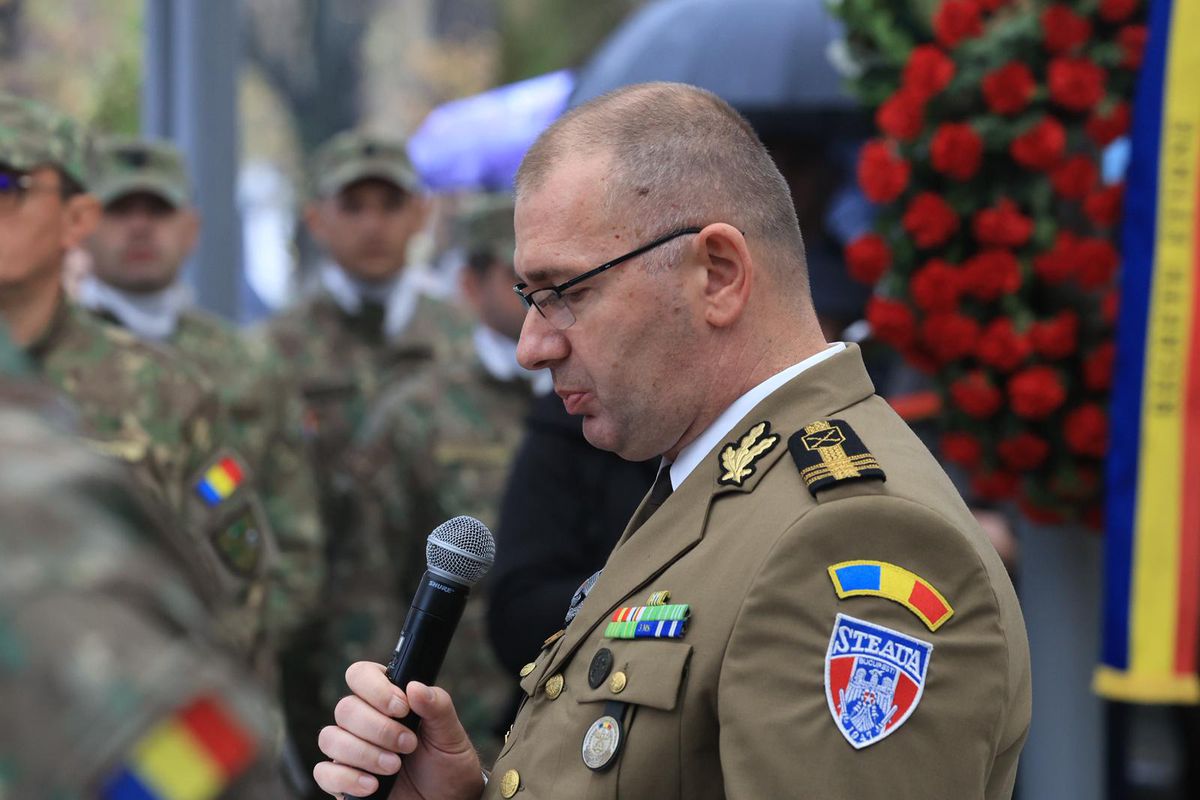 Lăcătuș, Balint, Boloni, Tudorel Stoica, la înmormântarea lui Emeric Ienei // foto: Ionuț Iordache (GSP.ro)