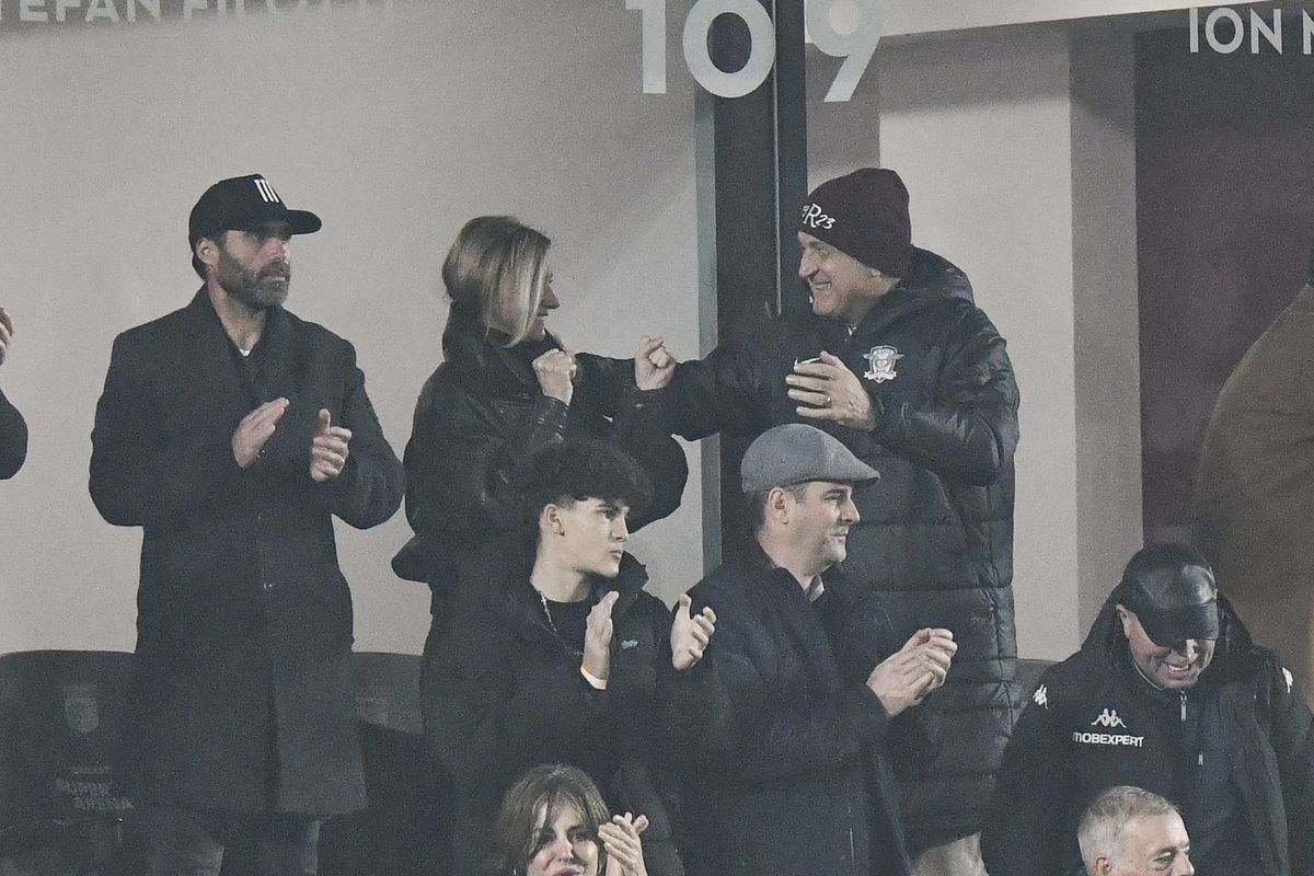 „Cine e pe primul loc? Rapid e!” » Scandarea favorită a fanilor giuleșteni, după victoria cu FC Argeș: ce adversar au aclamat