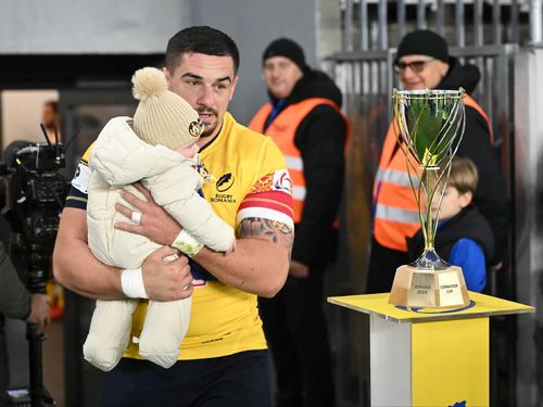 Ovidiu Cojocaru la intrarea pe teren FOTO FRR