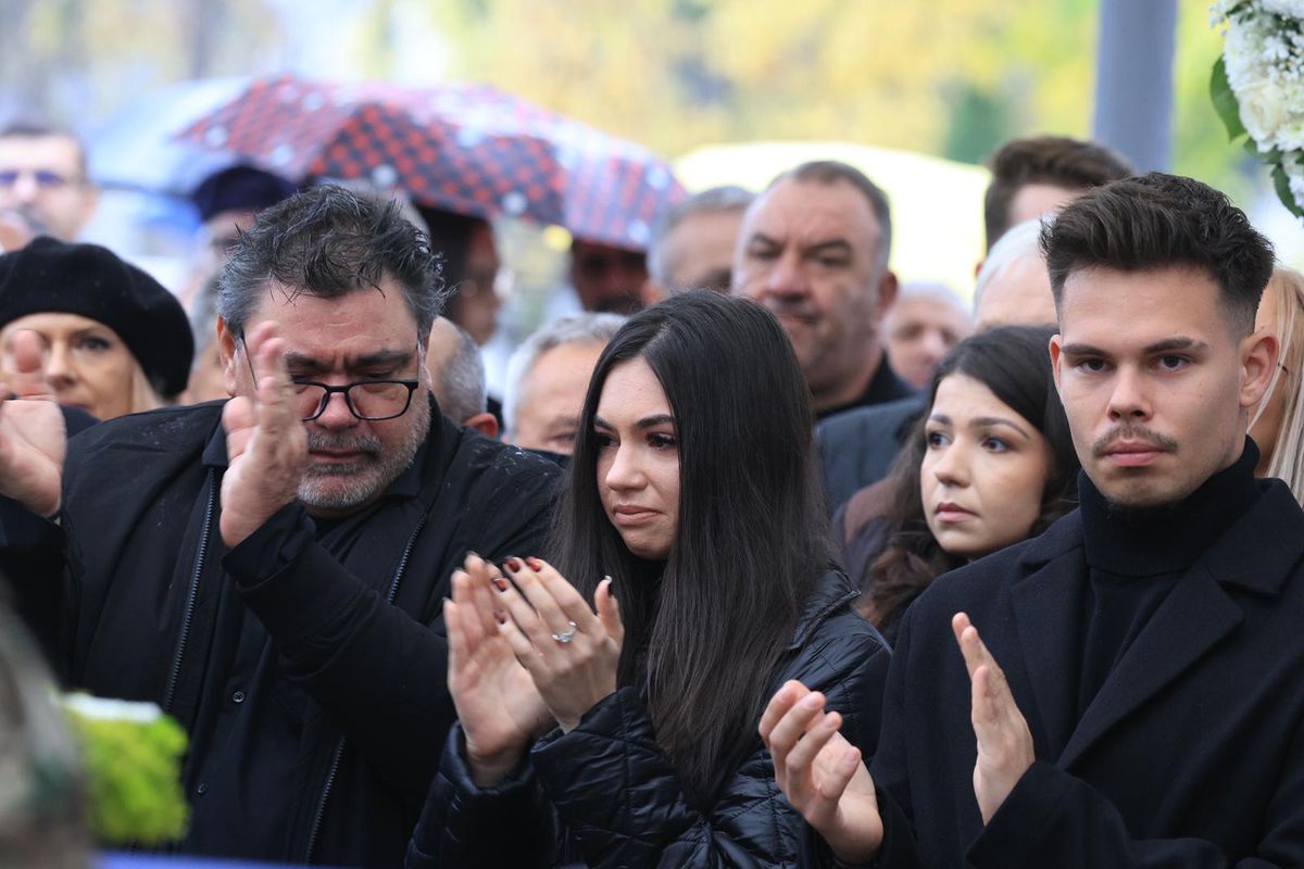 Familia lui Emeric Ienei, la înmormântarea marelui antrenor // foto: Ionuț Iordache (GSP.ro)