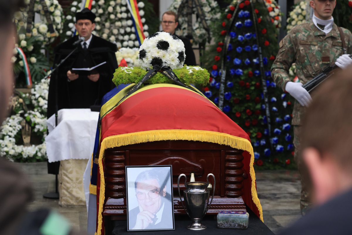 Lăcătuș, Balint, Boloni, Tudorel Stoica, la înmormântarea lui Emeric Ienei // foto: Ionuț Iordache (GSP.ro)