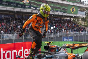 Lando Norris a câștigat sprintul din Brazilia » Încă o cursă de coșmar pentru Oscar Piastri