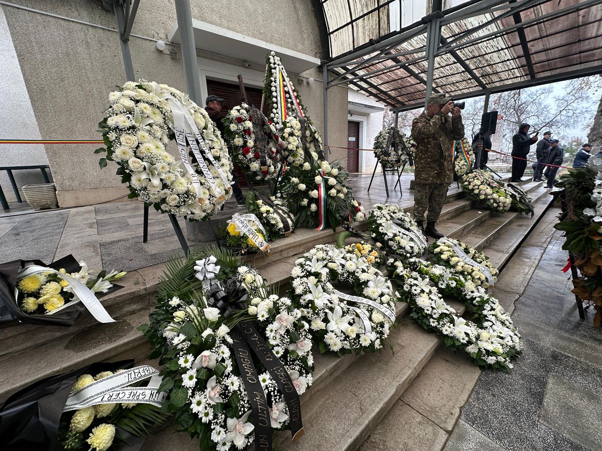 Gino Iorgulescu a trimis cea mai impunătoare coroană de flori la înmormântarea lui Emeric Ienei