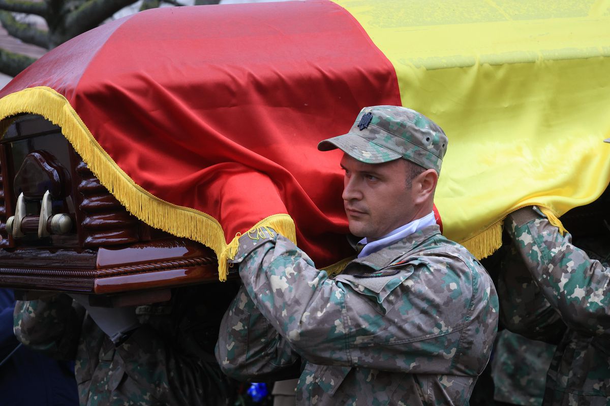 Personalități prezente la înmormântarea lui Emeric Ienei  // FOTO: GSP.ro