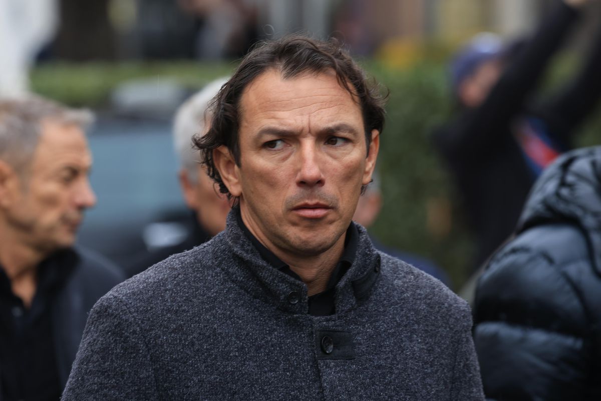 Criticat pentru că s-a îmbrăcat în roșu la înmormântarea lui Emeric Ienei, Mihai Stoichiță a explicat ce a dorit: „Despre asta era vorba”