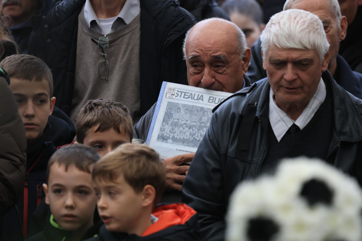 Lăcătuș, Balint, Boloni, Tudorel Stoica, la înmormântarea lui Emeric Ienei // foto: Ionuț Iordache (GSP.ro)