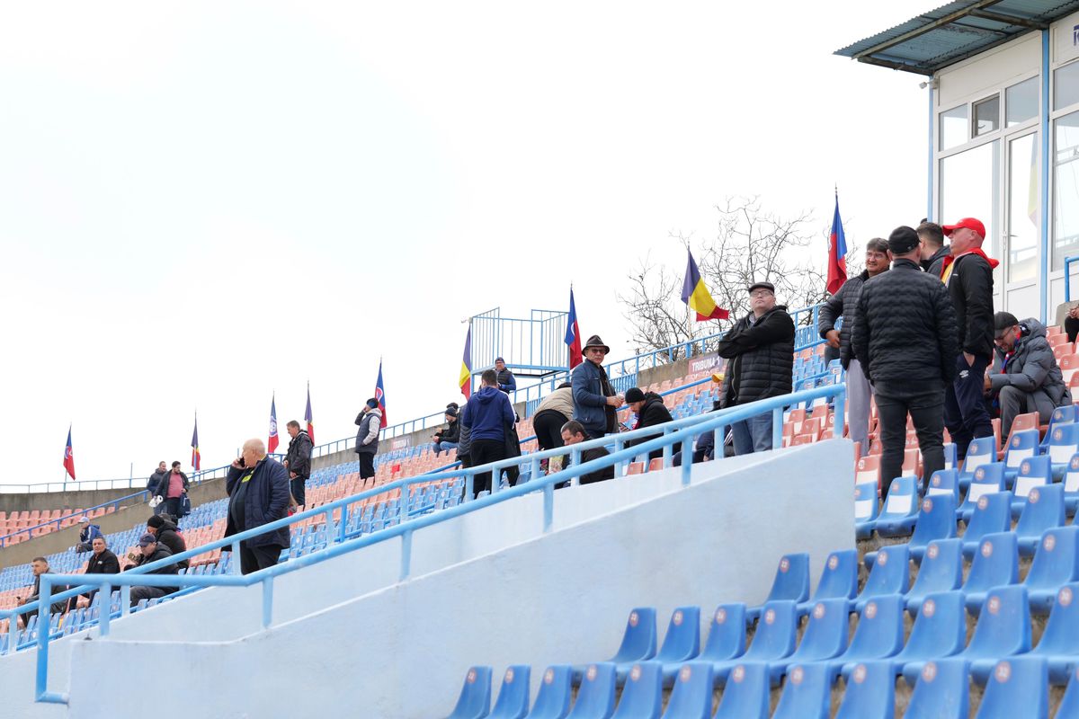 Oradea și-a cinstit legenda » Stadionul a vibrat în memoria lui Emeric Ienei, la meciul Bihorului din Liga 2