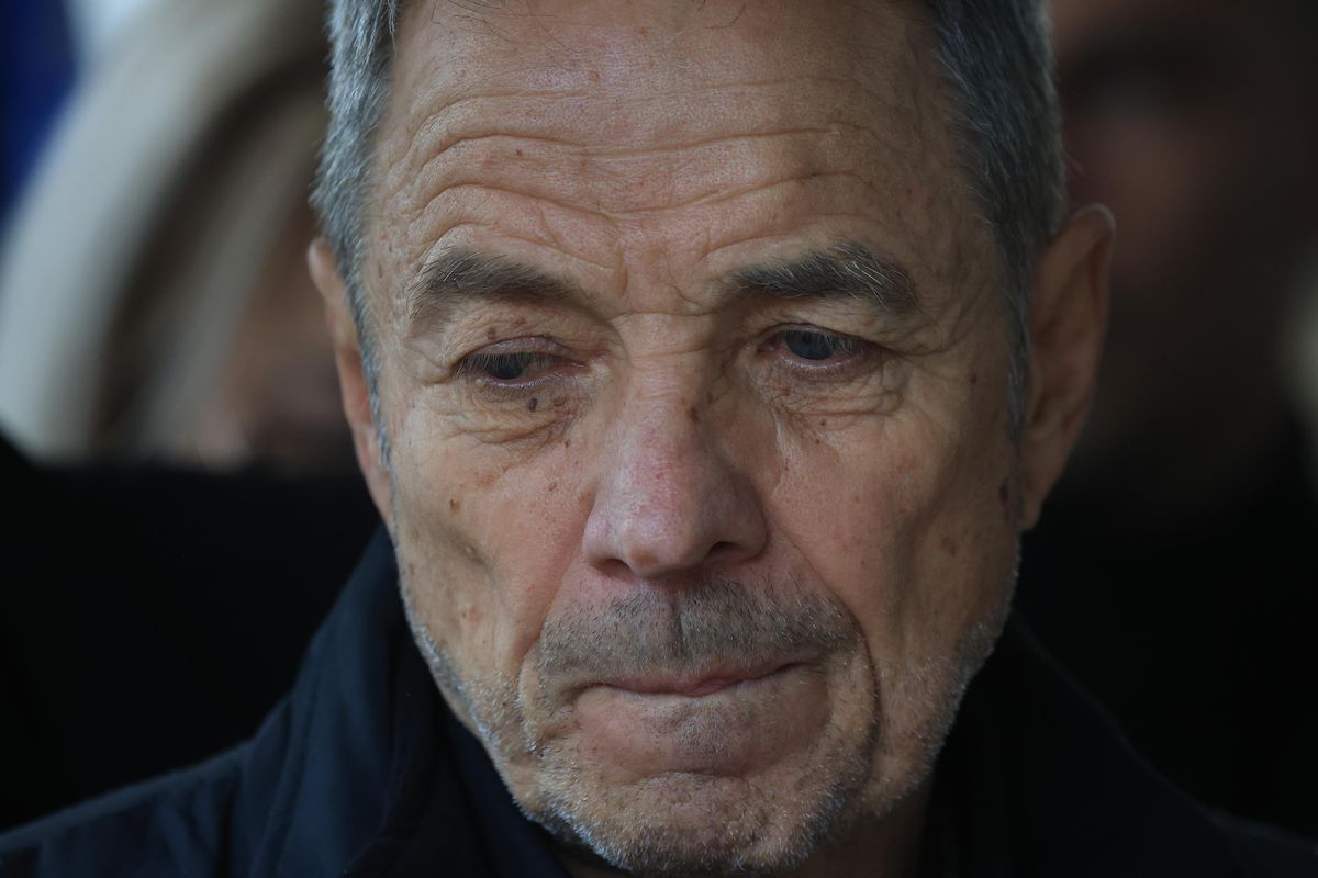 Criticat pentru că s-a îmbrăcat în roșu la înmormântarea lui Emeric Ienei, Mihai Stoichiță a explicat ce a dorit: „Despre asta era vorba”