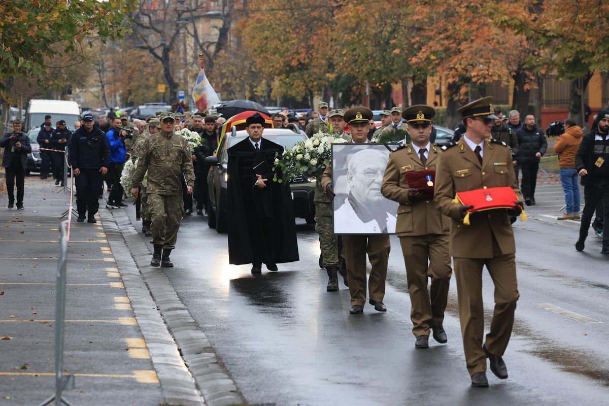 Personalități prezente la înmormântarea lui Emeric Ienei  // FOTO: GSP.ro