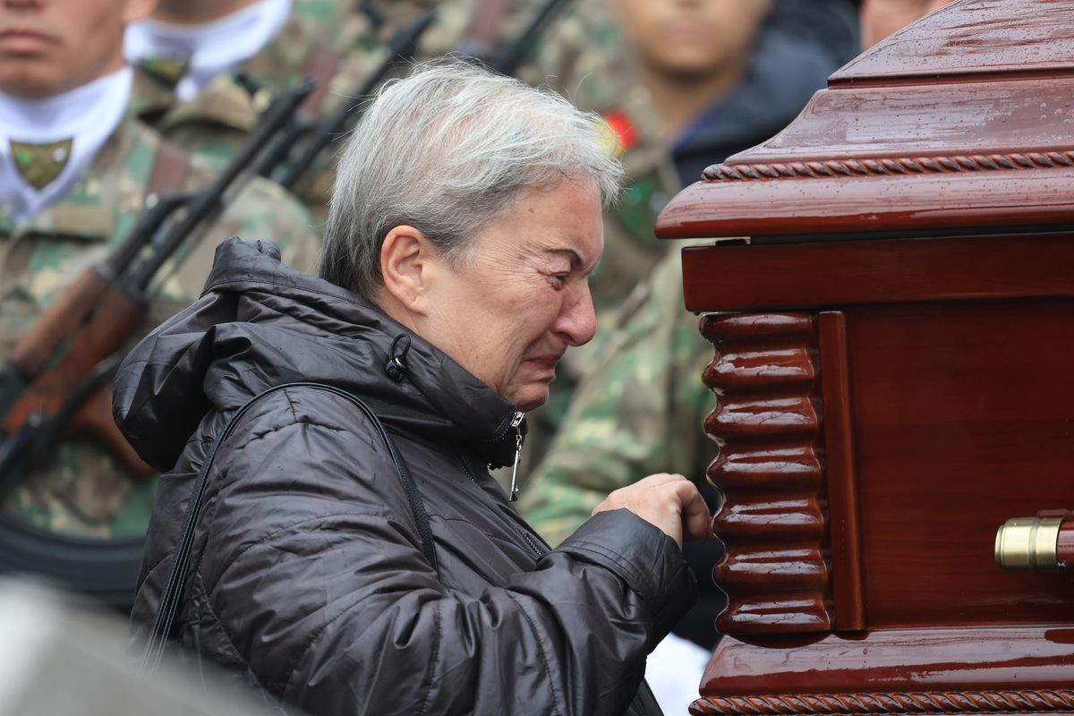 Moment emoționant în cimitir » Discursul nepotului lui Nea Imi a impresionat întreaga asistență: a citit editorialul lui Drejan din GSP