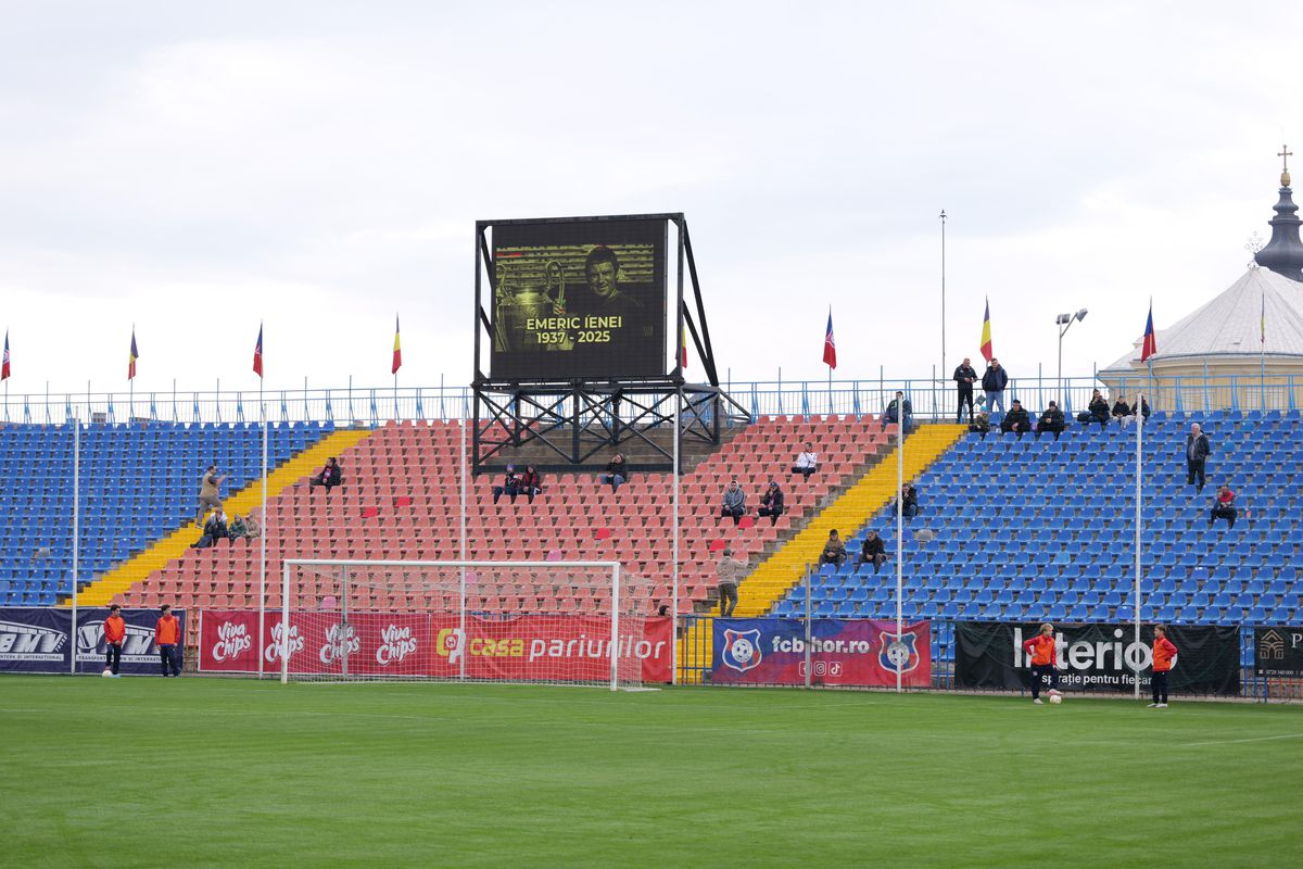 Oradea și-a cinstit legenda » Stadionul a vibrat în memoria lui Emeric Ienei, la meciul Bihorului din Liga 2