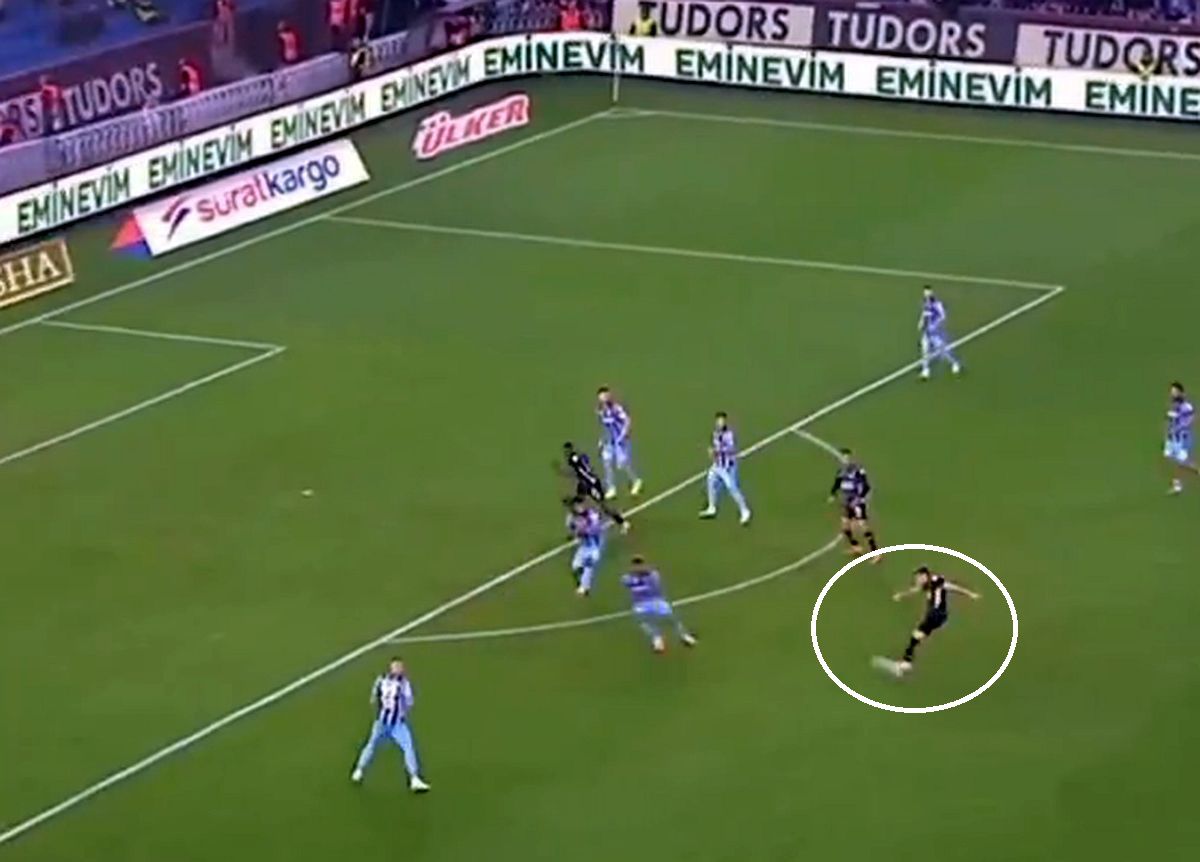 Ianis Hagi, oprit la interviu după ce i-a uimit pe turci: „Așchia nu sare departe de trunchi”