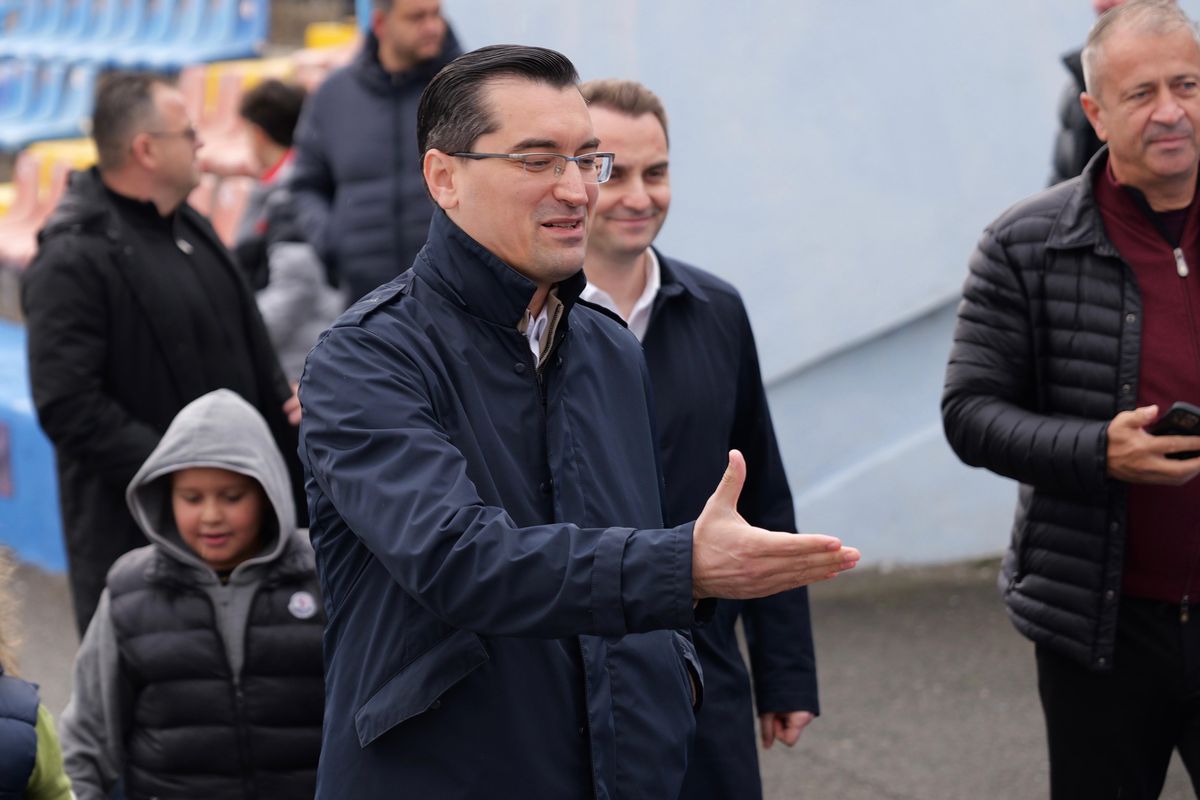 Oradea și-a cinstit legenda » Stadionul a vibrat în memoria lui Emeric Ienei, la meciul Bihorului din Liga 2