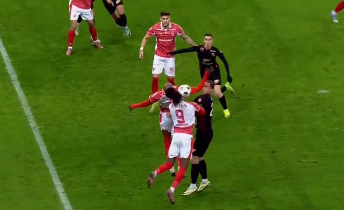 A venit verdictul lui Vassaras: gafă MAJORĂ de arbitraj la Dinamo - Csikszereda