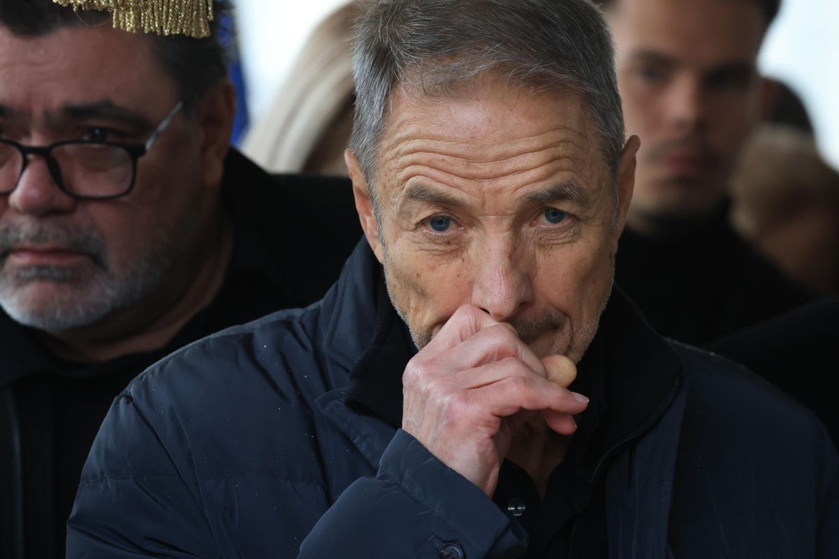 Criticat pentru că s-a îmbrăcat în roșu la înmormântarea lui Emeric Ienei, Mihai Stoichiță a explicat ce a dorit: „Despre asta era vorba”