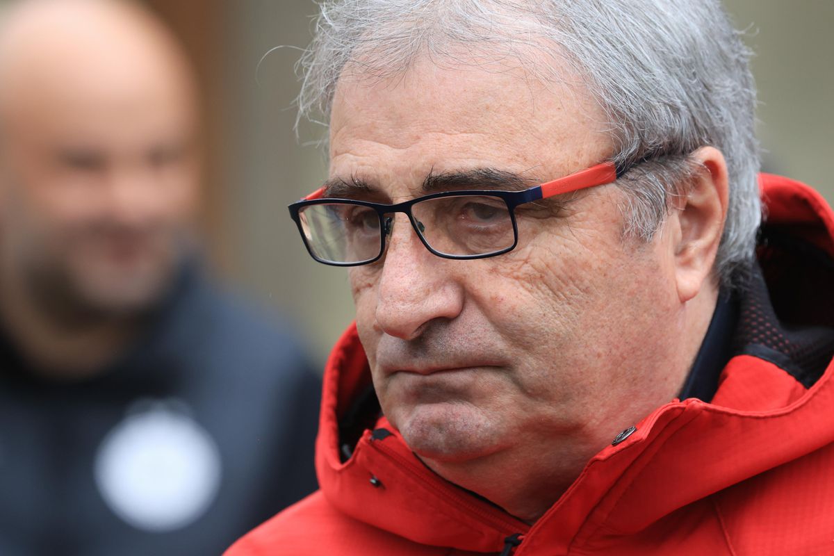 Criticat pentru că s-a îmbrăcat în roșu la înmormântarea lui Emeric Ienei, Mihai Stoichiță a explicat ce a dorit: „Despre asta era vorba”