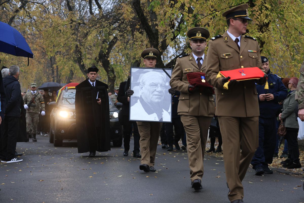 Peluza Sud Steaua a boicotat meciul de astăzi: „Chiar jucați fotbal și în ziua înmormântării?” + Unde s-au dus fanii