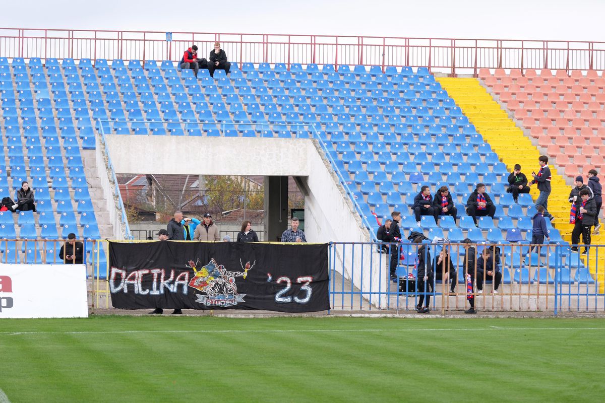 Oradea și-a cinstit legenda » Stadionul a vibrat în memoria lui Emeric Ienei, la meciul Bihorului din Liga 2